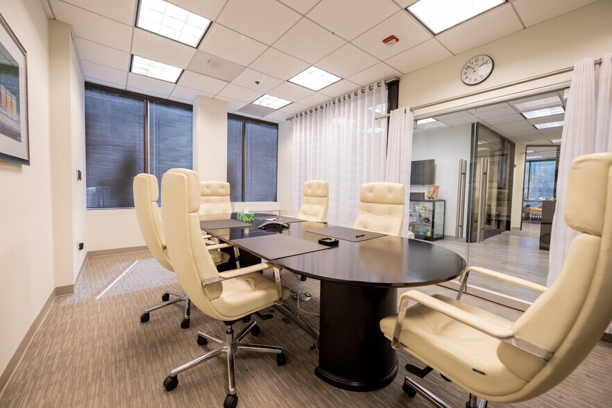 609 Deep Valley Dr, Rolling Hills Estates, CA à louer - Photo du bâtiment - Image 2 de 13