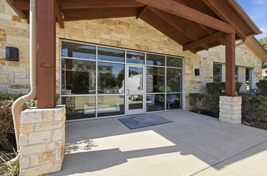 333 E Highway 290, Dripping Springs, TX for lease - Building Photo - Image 3 of 30