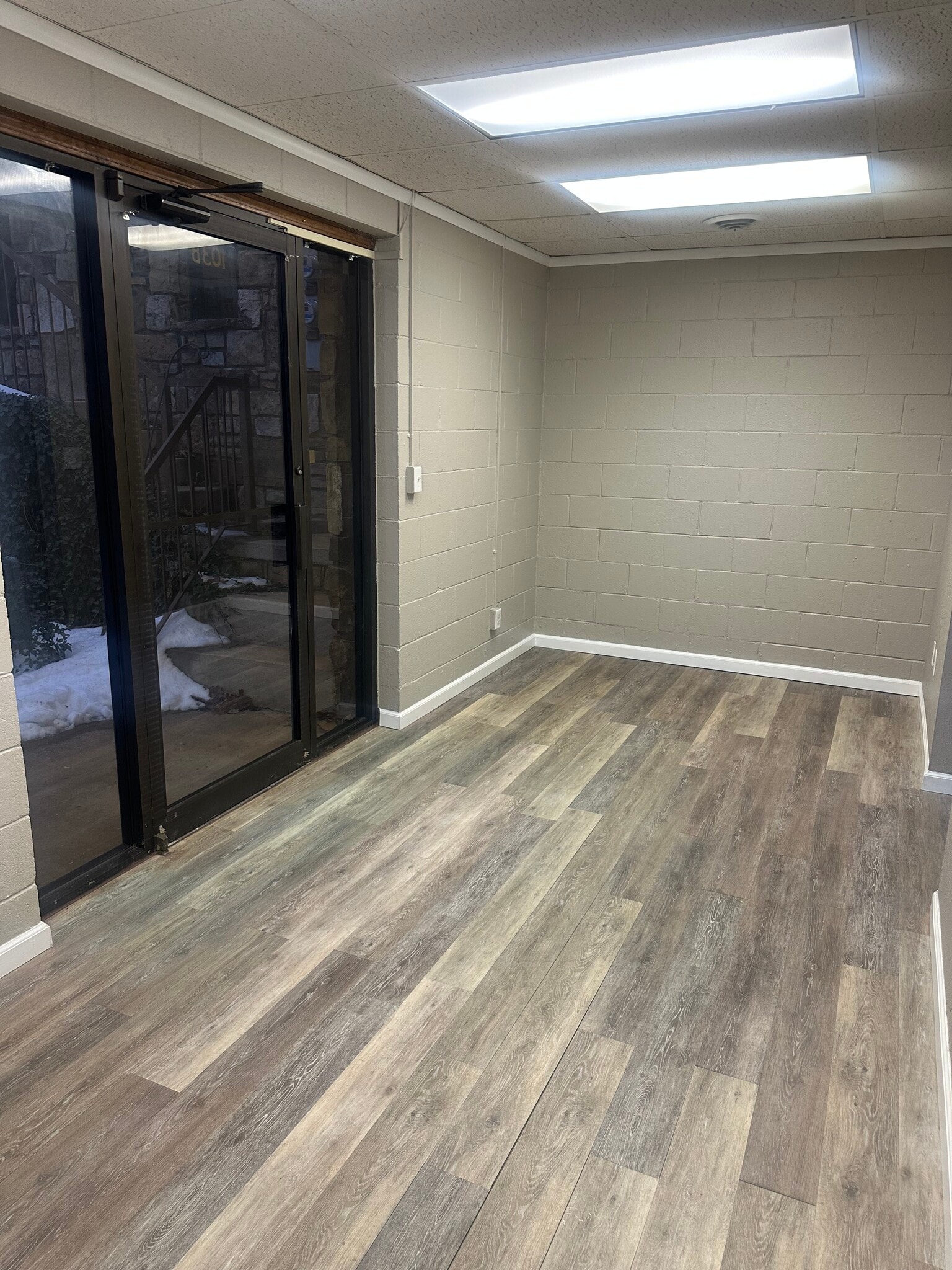 2863 Old Missouri Rd, Fayetteville, AR for lease Interior Photo- Image 1 of 5