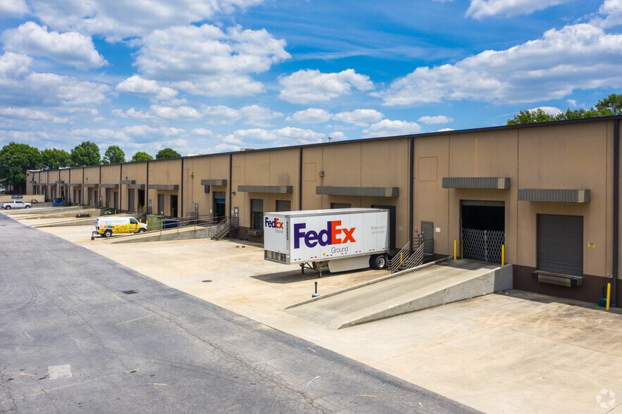 8125 Troon Cir, Austell, GA for lease - Building Photo - Image 3 of 14