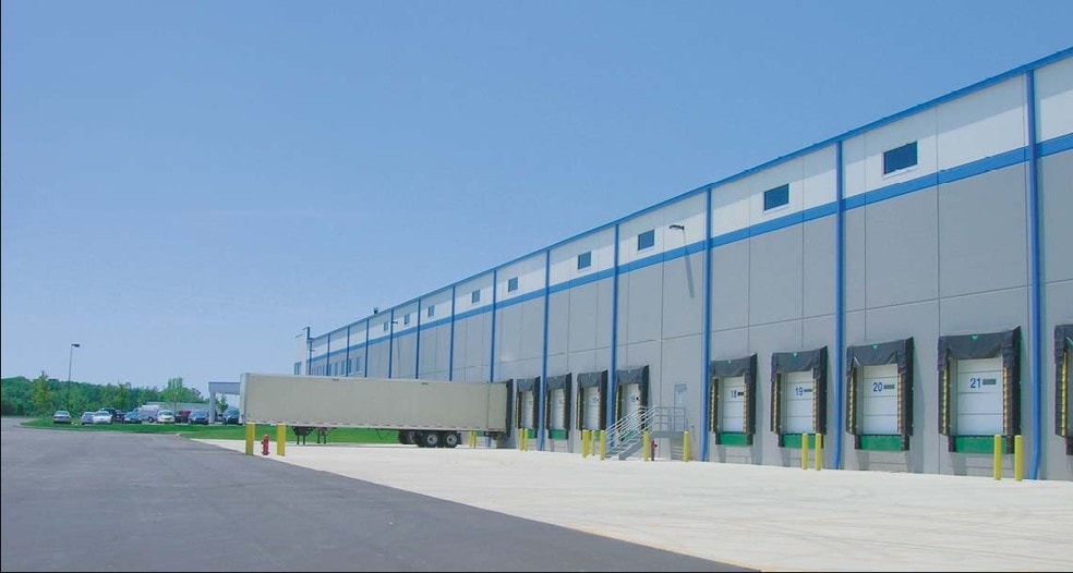 2588 Jannetides Blvd, Greenfield, IN for lease - Building Photo - Image 2 of 4