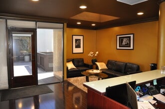 2372-2382 SE Bristol St, Newport Beach, CA for lease Building Photo- Image 2 of 3