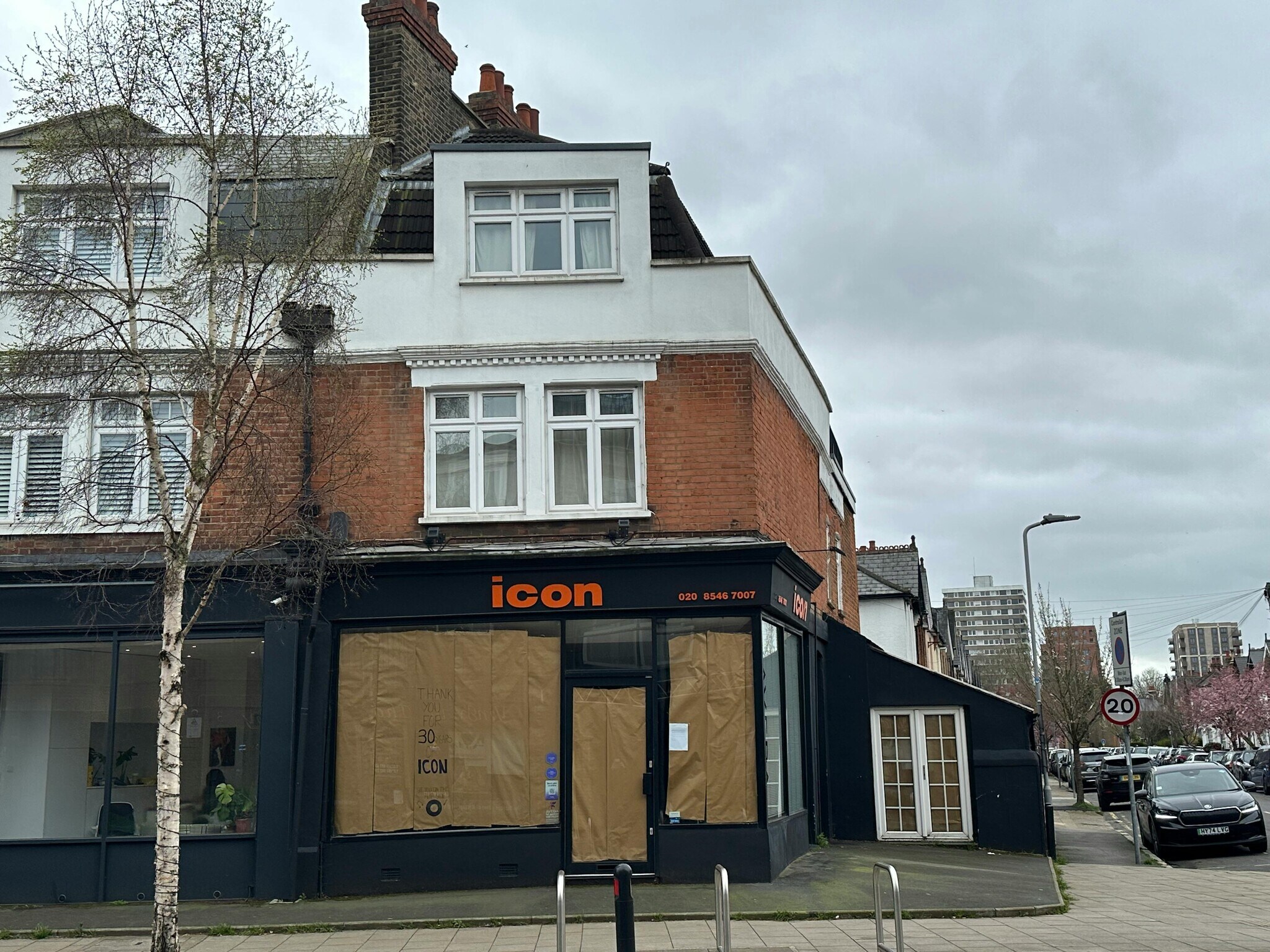 18 Coombe Rd, Kingston Upon Thames à louer Photo du bâtiment- Image 1 de 4