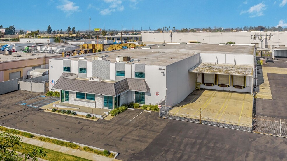 3601-3605 W Pendleton Ave, Santa Ana, CA for lease - Building Photo - Image 2 of 7