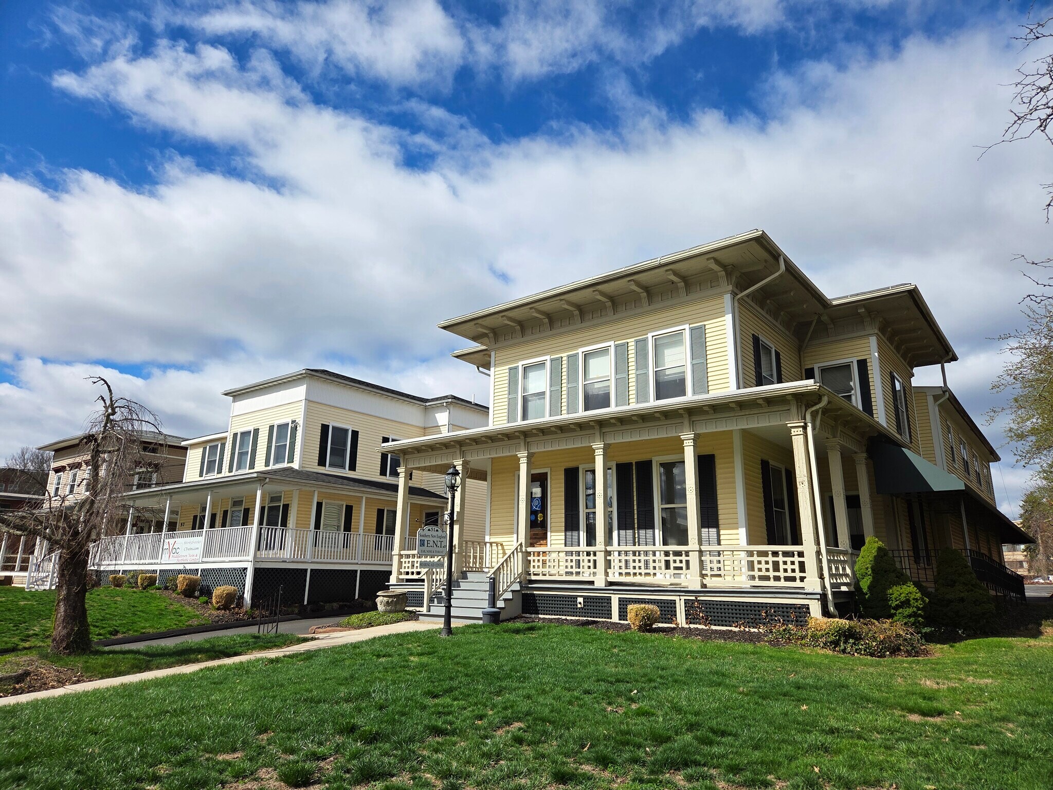 133K NOI/MEDICAL-OFFICE INVESTMENT portfolio of 2 properties for sale on LoopNet.ca Primary Photo- Image 1 of 10