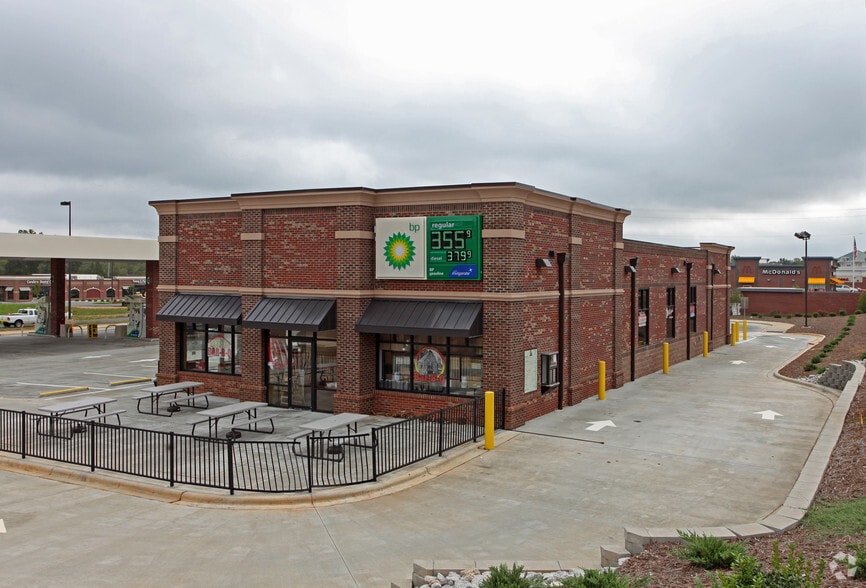 2538 Cuthbertson Rd, Waxhaw, NC à vendre - Photo principale - Image 1 de 4