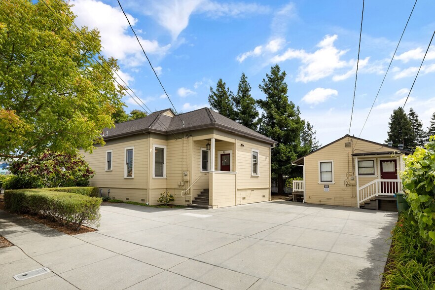 531 1/2 E Washington St, Petaluma, CA à vendre - Photo du bâtiment - Image 3 de 23