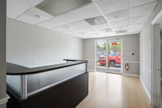 1882 Porter Lake Dr, Sarasota, FL for lease Building Photo- Image 2 of 7