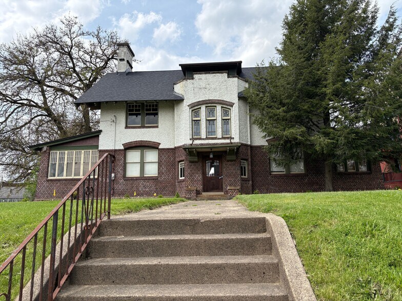 1421 Market Ave N, Canton, OH à vendre - Photo principale - Image 1 de 13