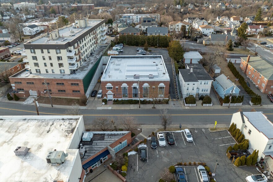 271 Main St, Eastchester, NY à louer - Aérien - Image 2 de 9