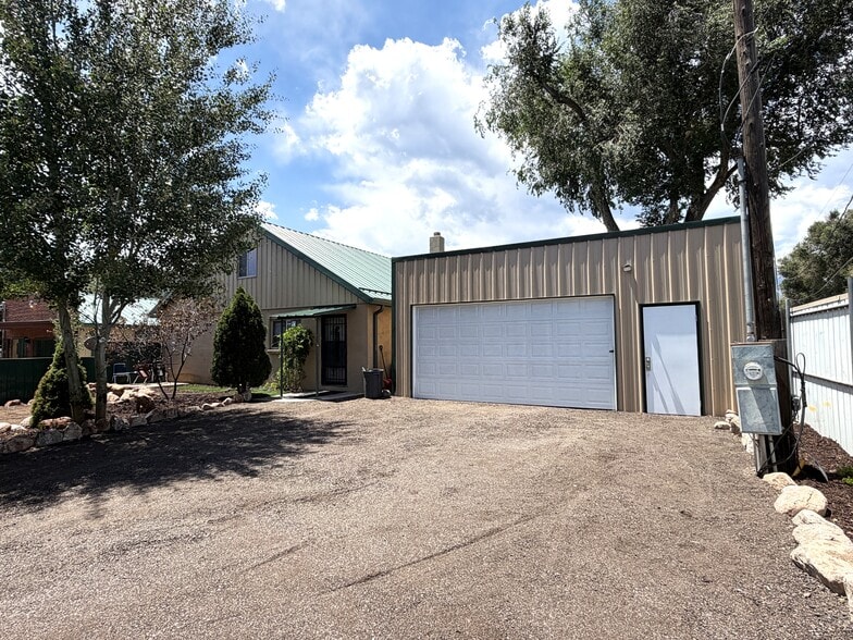 637 E Gillette St, Colorado Springs, CO for sale - Building Photo - Image 2 of 8