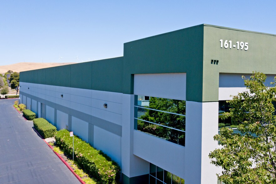 161-195 Pullman St, Livermore, CA à louer - Photo du bâtiment - Image 3 de 16