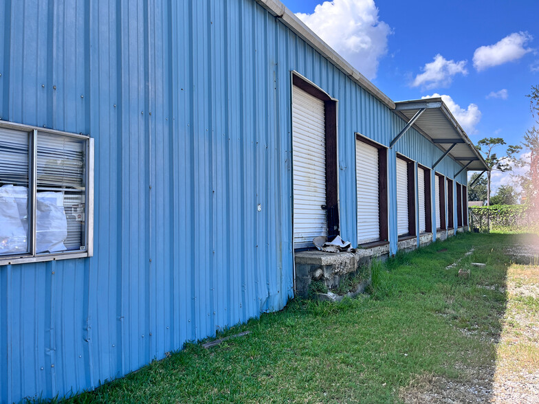 2304 Kirkman St, Lake Charles, LA for sale - Building Photo - Image 3 of 10