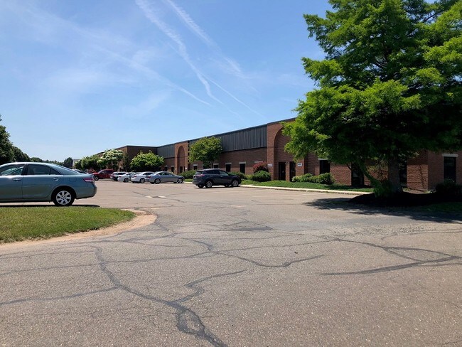 Plus de détails pour 29 Kripes Rd, East Granby, CT - Local d'activités à louer