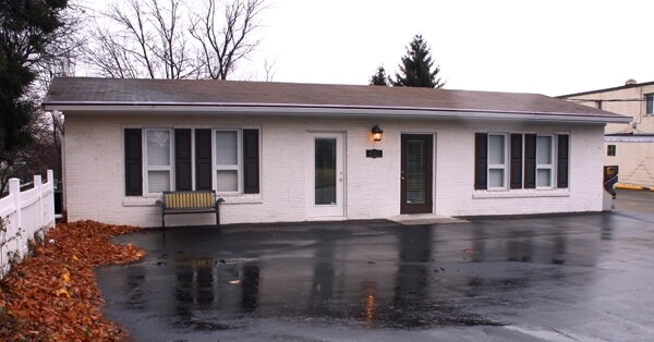 4705 E Trindle Rd, Mechanicsburg, PA à louer - Photo du bâtiment - Image 2 de 2