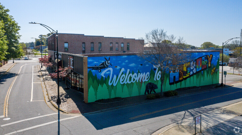 117 Government Ave SW, Hickory, NC for sale - Building Photo - Image 1 of 1