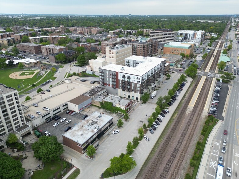 1585 Ellinwood St, Des Plaines, IL for sale - Building Photo - Image 2 of 5