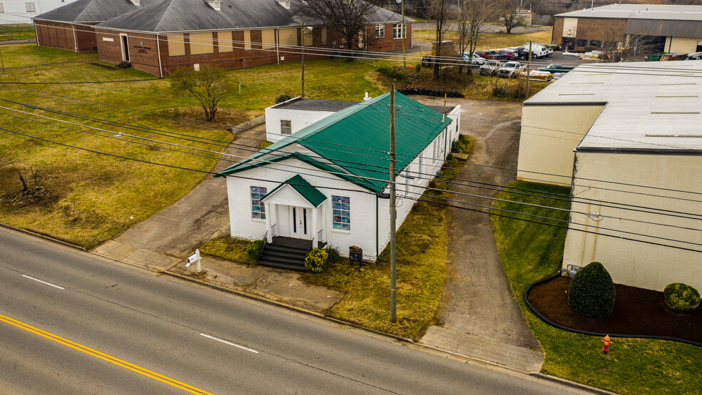 1109 Elm Hill Pike, Nashville, TN à vendre - Photo du bâtiment - Image 1 de 1