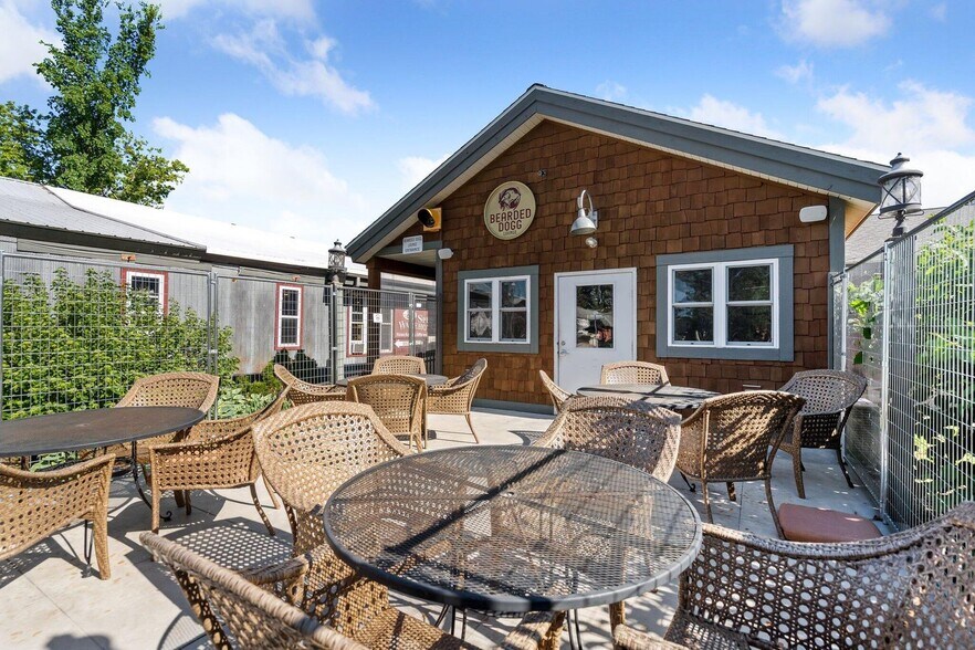 325 W 2nd St, Gaylord, MI for sale - Building Photo - Image 3 of 22