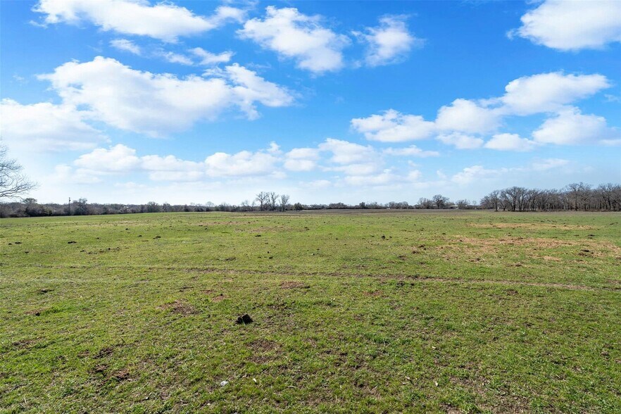 4363 Acton Hwy, Granbury, TX à vendre - Photo du bâtiment - Image 1 de 7