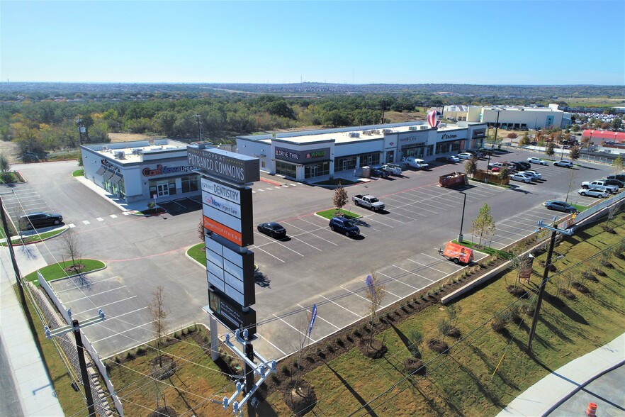 10538 Potranco Rd, San Antonio, TX à louer - Photo du bâtiment - Image 1 de 6