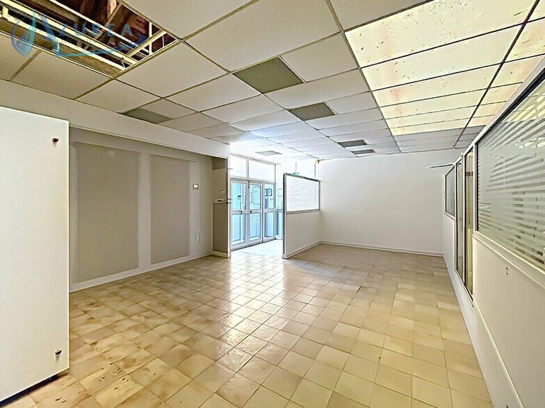 Industrial in Nice for sale - Interior Photo - Image 1 of 8