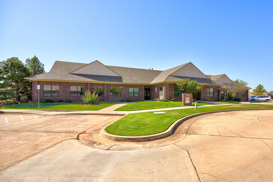 416 W 15th St, Edmond, OK à vendre - Photo du bâtiment - Image 1 de 1