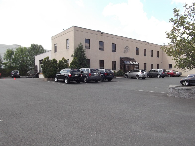 Prisco Building portefeuille de 2 propriétés à vendre sur LoopNet.ca - Photo principale - Image 1 de 2