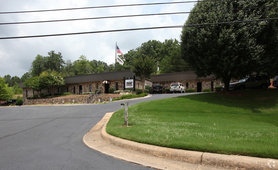 2251 Jesse Jewell Pky, Gainesville, GA for sale - Building Photo - Image 1 of 9