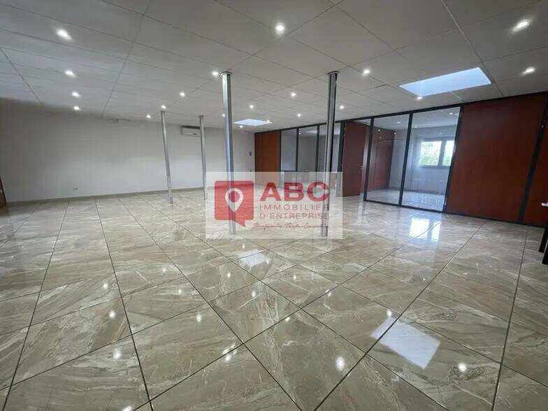 Office in Montpellier for sale - Interior Photo - Image 2 of 10