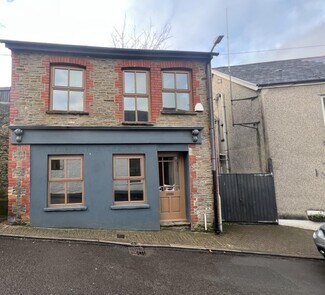 Plus de détails pour 3 Heol-Y-Sarn, Llantrisant - Commerce de détail à louer