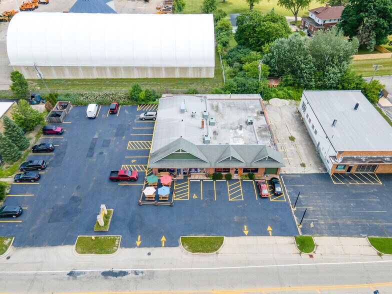 55 N Barron Blvd, Grayslake, IL à vendre - Photo du bâtiment - Image 2 de 13