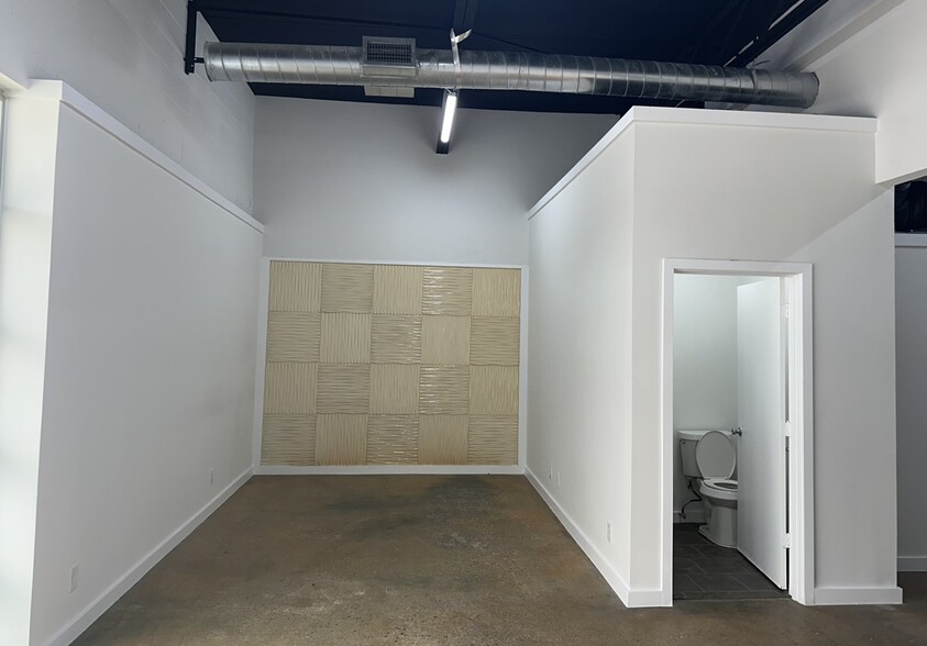 2522 Irving Blvd, Dallas, TX for lease - Interior Photo - Image 2 of 6