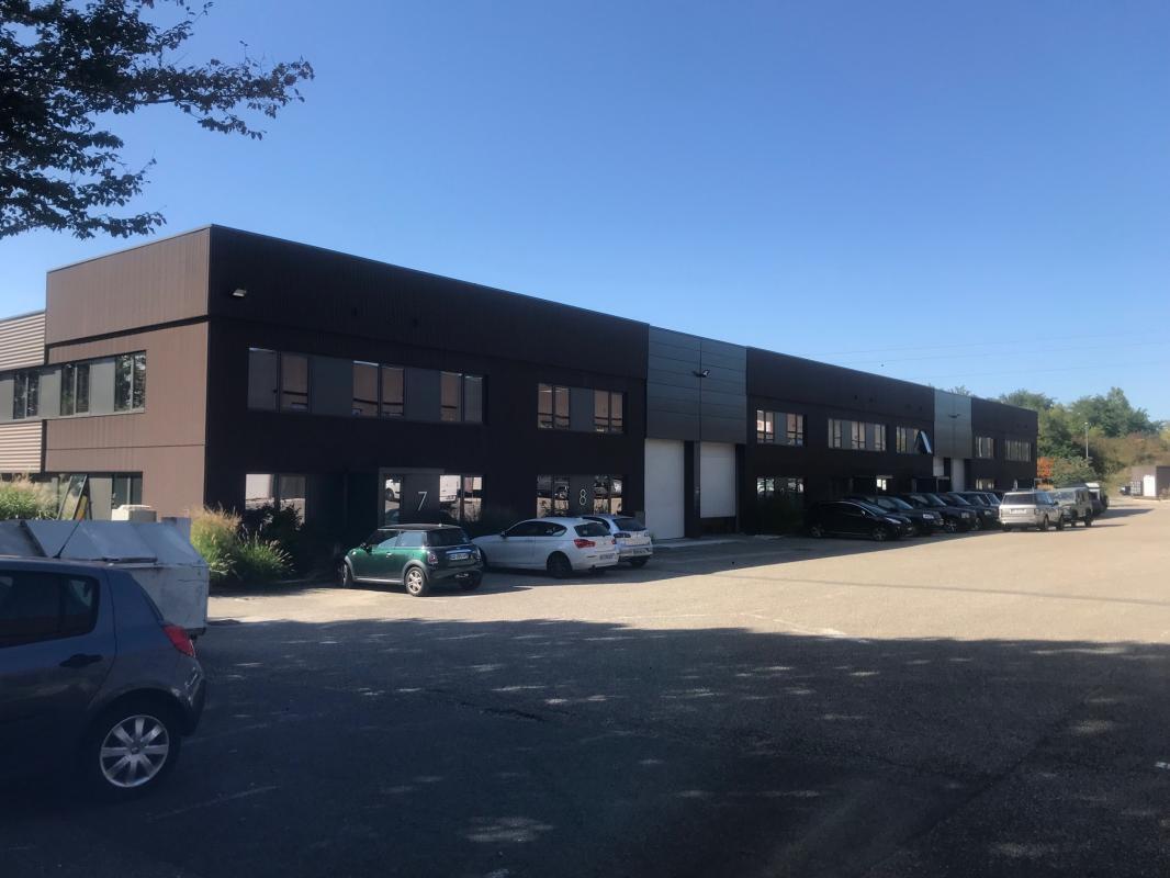 Flex in Dardilly for lease Building Photo- Image 1 of 7