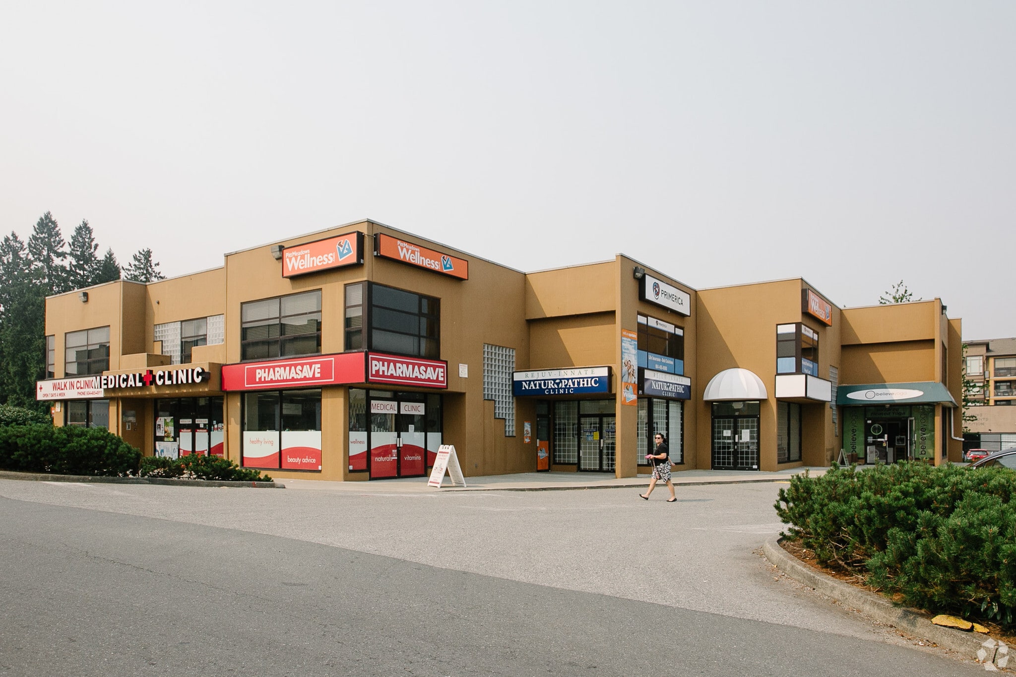 19070 Lougheed Hwy, Pitt Meadows, BC for sale Primary Photo- Image 1 of 1