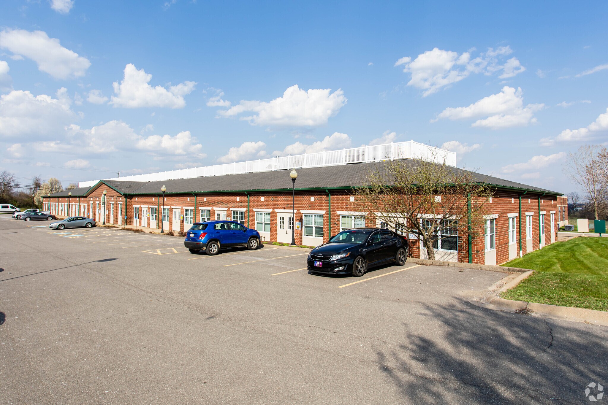 100 Merchant Ln, Pittsburgh, PA à louer Photo principale- Image 1 de 5