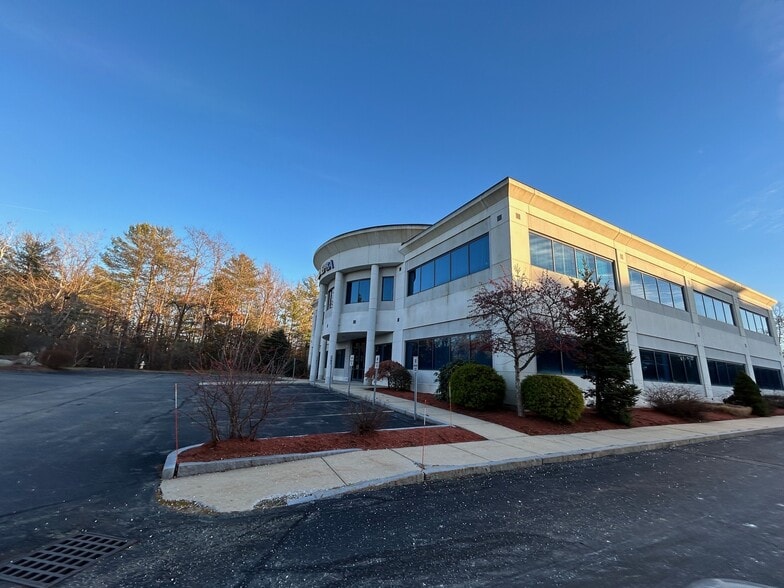 7 Technology Dr, Chelmsford, MA for lease - Building Photo - Image 3 of 5