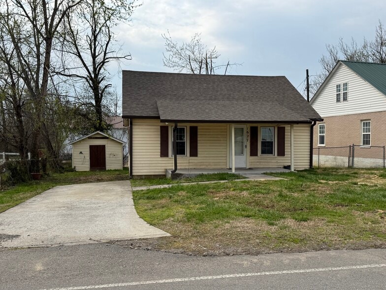 1627 Old Highway 31 E, Westmoreland, TN for sale - Building Photo - Image 1 of 3