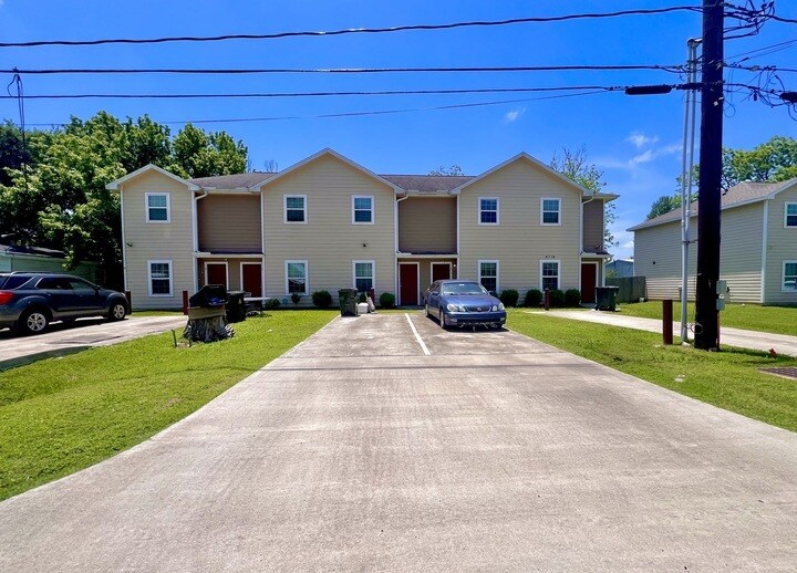 Bacliff Multifamily Portfolio portefeuille de 6 propriétés à vendre sur LoopNet.ca - Photo du bâtiment - Image 3 de 14