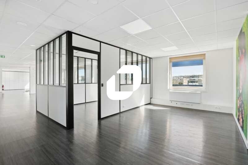 10 Rue Chevreul, Suresnes for lease - Building Photo - Image 3 of 10
