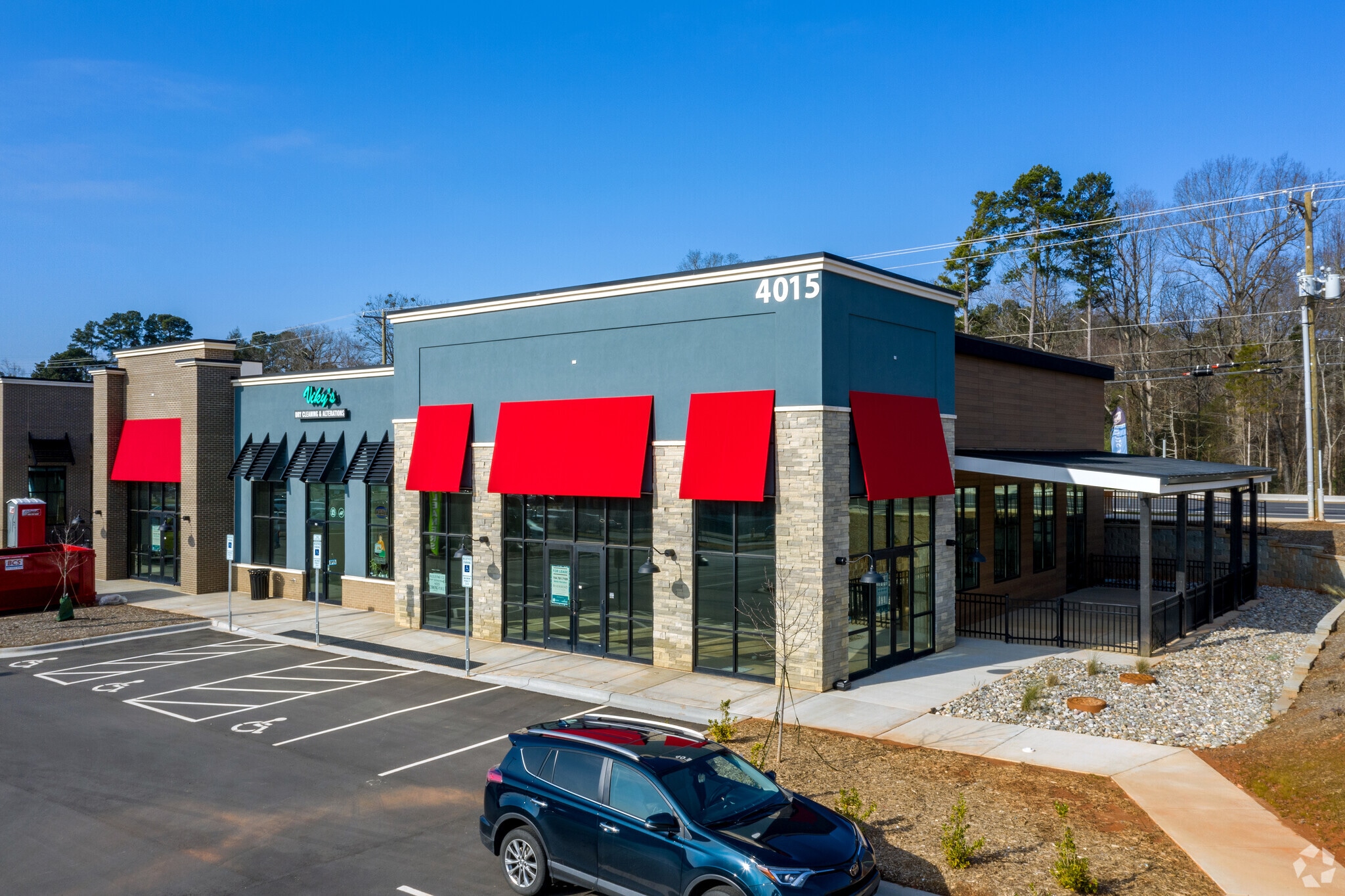 4009 Corning Pl, Charlotte, NC for lease Primary Photo- Image 1 of 6