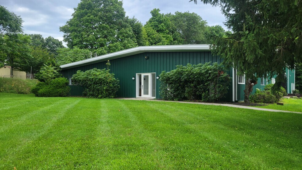 4 Hadden Dr, Montgomery, NY à louer - Photo du bâtiment - Image 2 de 36