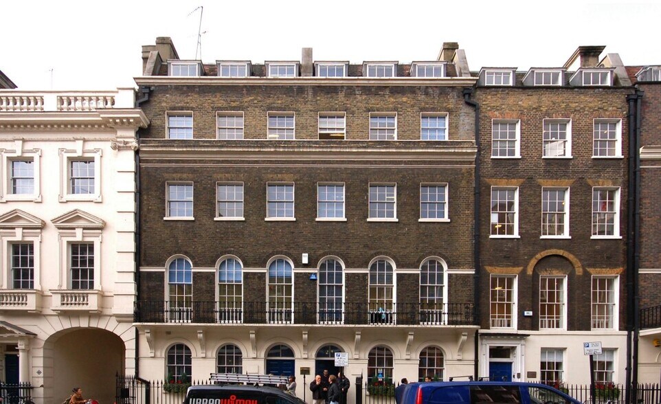 20-21 Southampton Pl, Londres à louer - Photo du bâtiment - Image 3 de 5