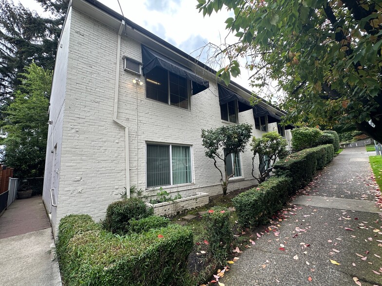 800 NW 25th Ave, Portland, OR for sale - Building Photo - Image 1 of 14