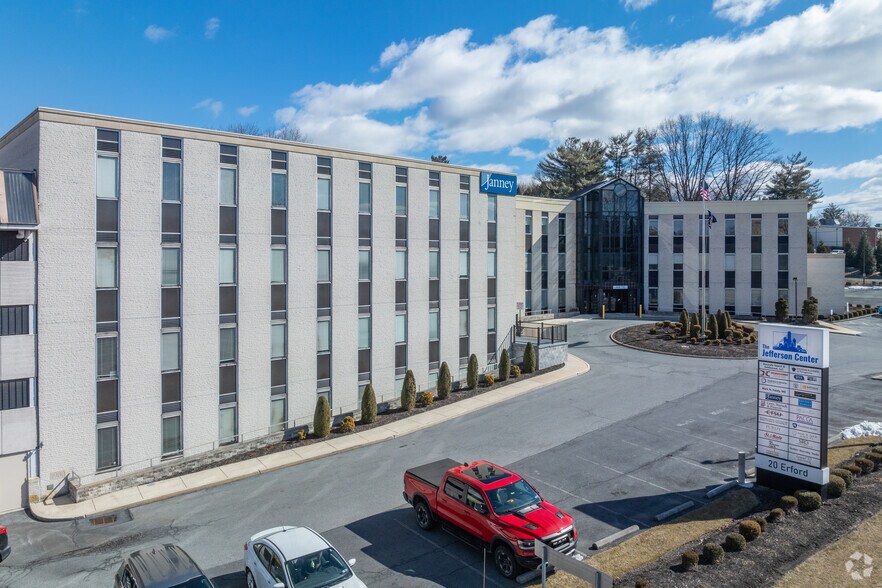 20 Erford Rd, Lemoyne, PA à louer - Photo du bâtiment - Image 3 de 8
