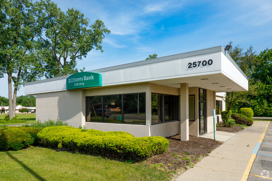 25700 Goddard Rd, Taylor, MI for sale - Primary Photo - Image 1 of 1