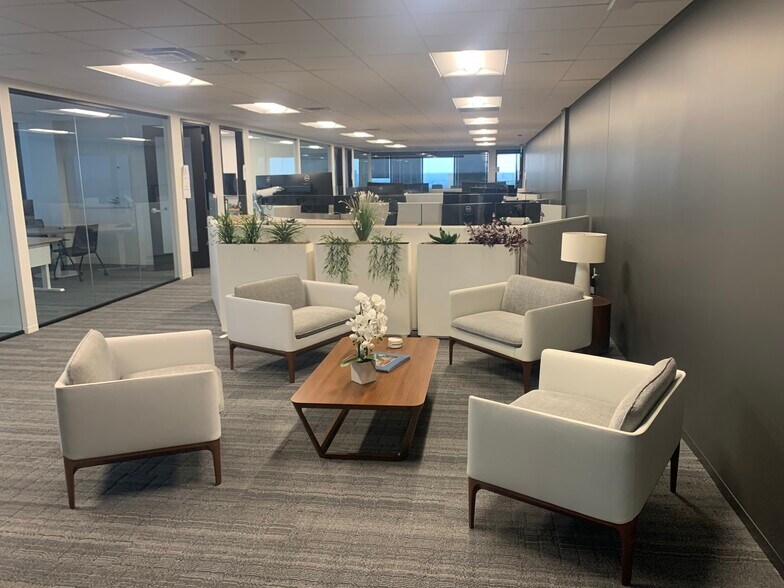 1550 American Blvd E, Bloomington, MN à louer - Photo du bâtiment - Image 1 de 10