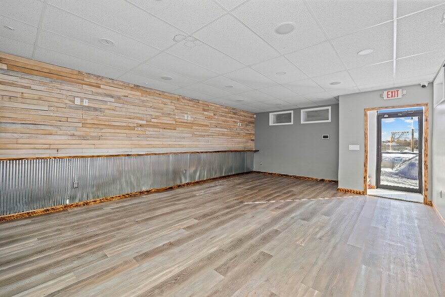 17503 Stephens Dr, Eastpointe, MI à vendre - Photo du bâtiment - Image 2 de 22