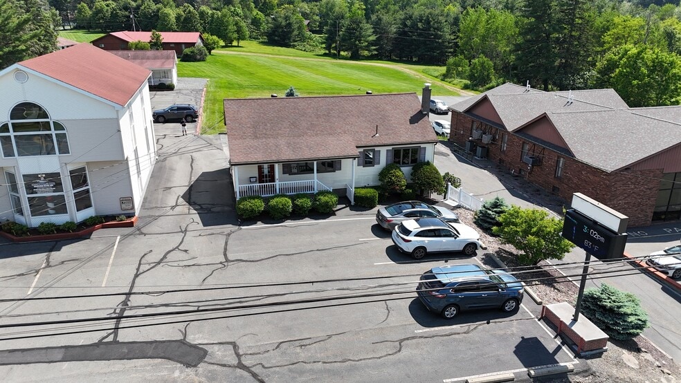 610 Hamlin Hwy, Lake Ariel, PA for sale - Building Photo - Image 3 of 33
