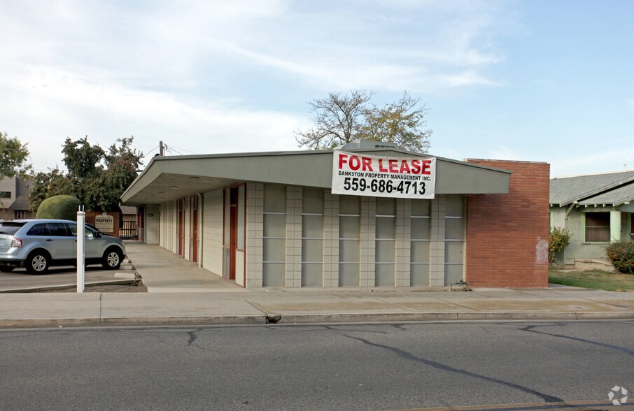 145 N N St, Tulare, CA à louer - Photo du bâtiment - Image 2 de 11